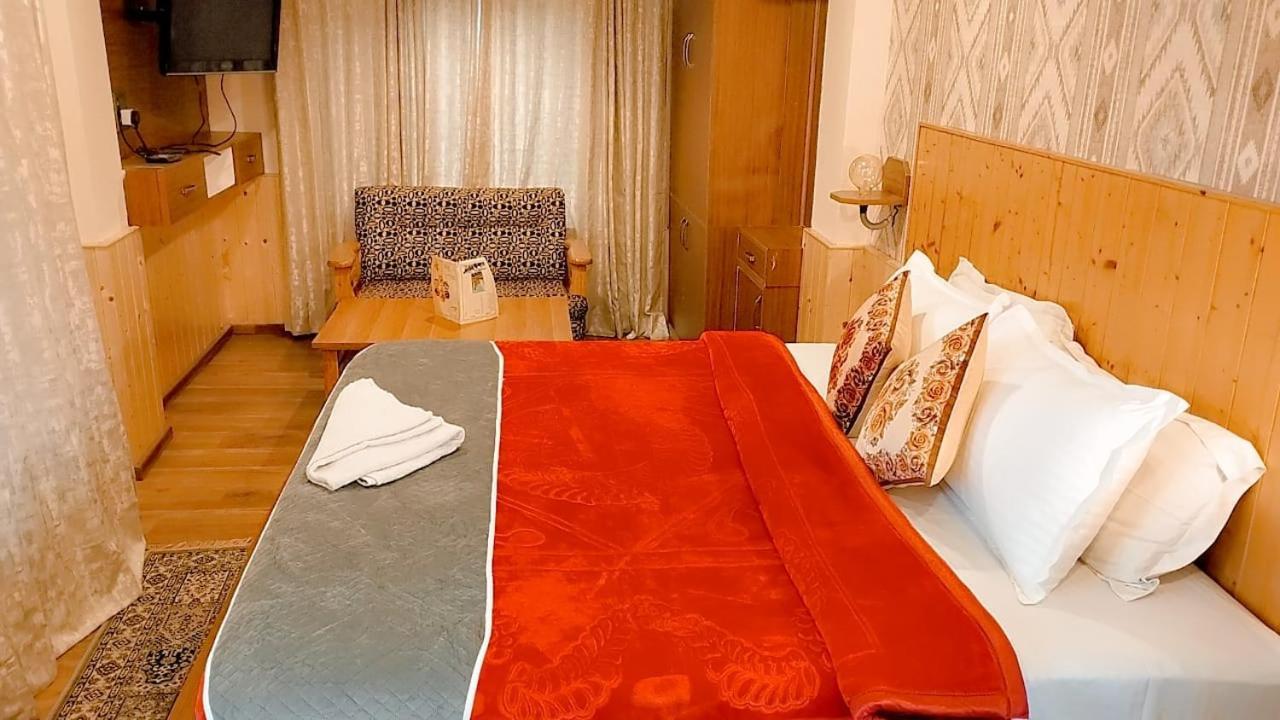Hotel Seraj International Manāli Esterno foto