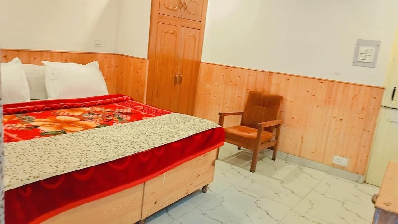 Hotel Seraj International Manāli Esterno foto