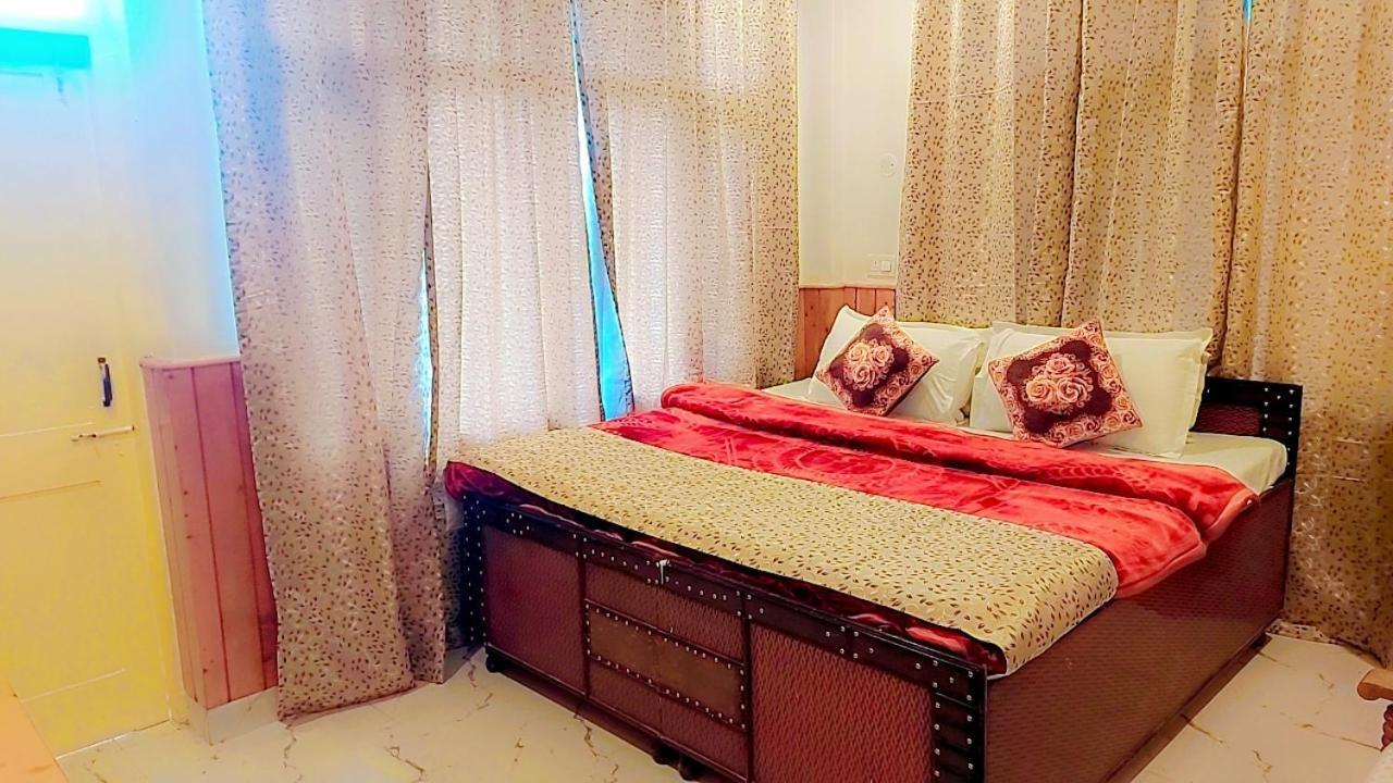 Hotel Seraj International Manāli Esterno foto